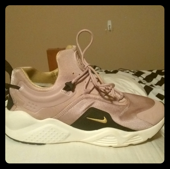 nike women's air huarache city move shoes